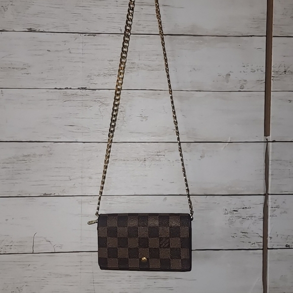 Louis Vuitton Handbags - Louis Vuitton Damier Ebene Porte Monnaie Billets Tresor Bifold wallet & coin EUC